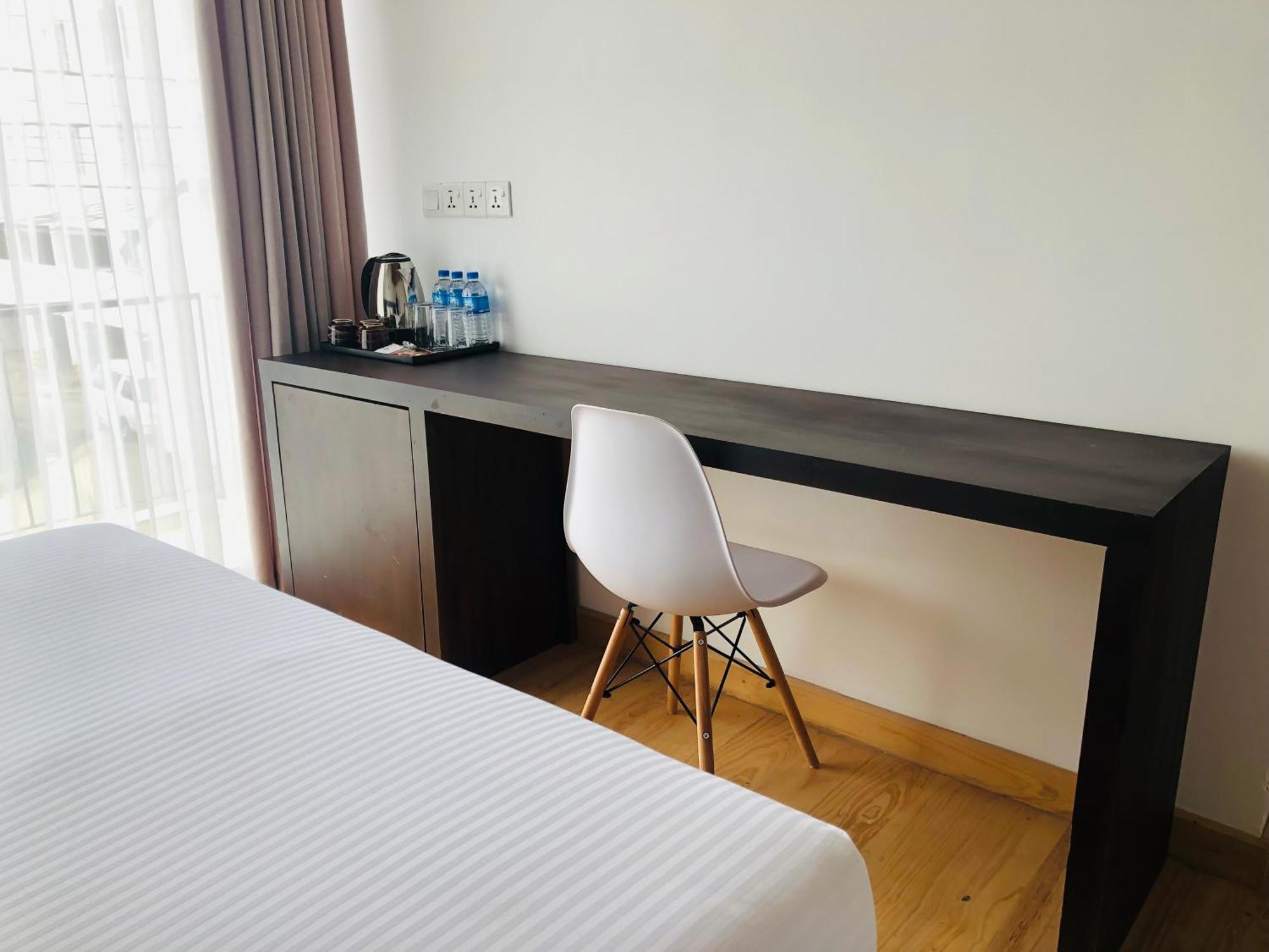 R21 Nuwara Eliya Hotel Buitenkant foto