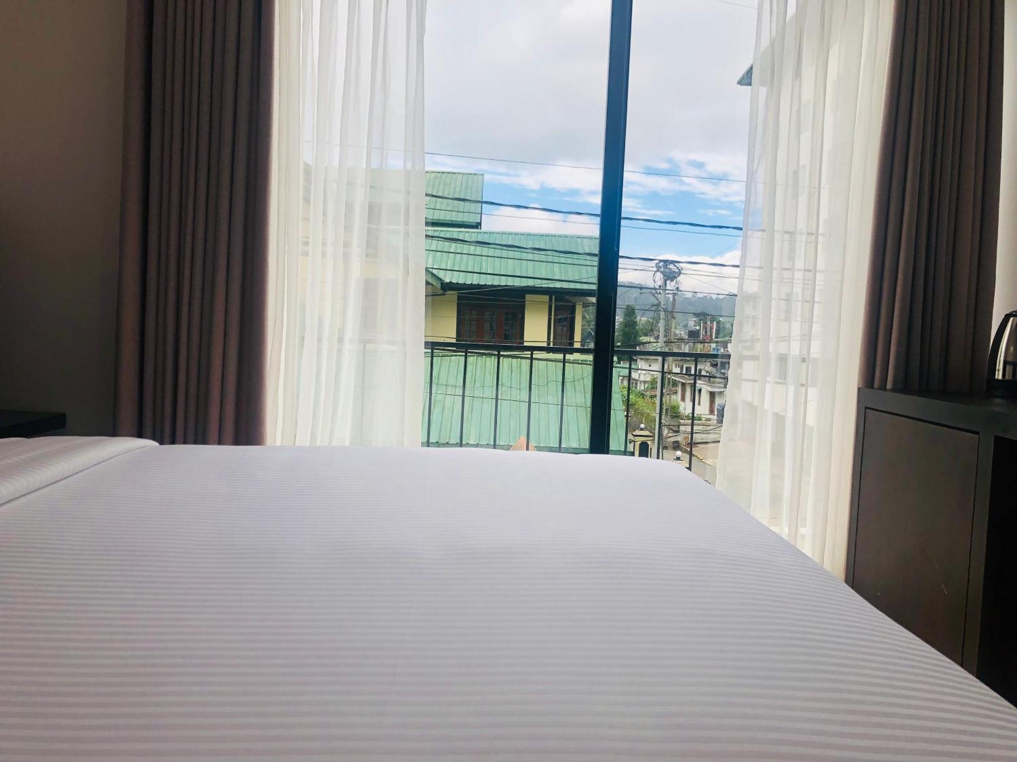 R21 Nuwara Eliya Hotel Buitenkant foto