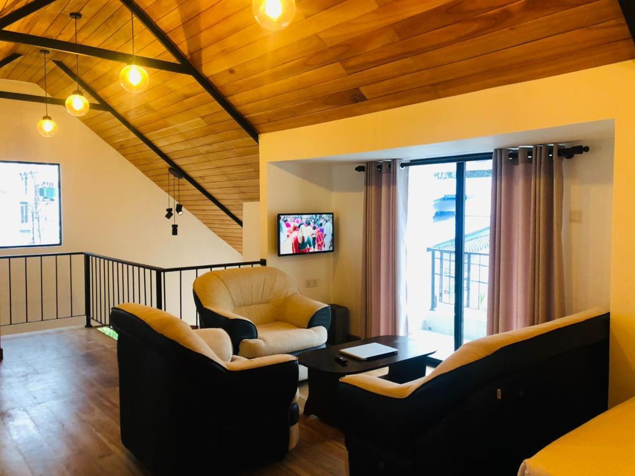 R21 Nuwara Eliya Hotel Buitenkant foto