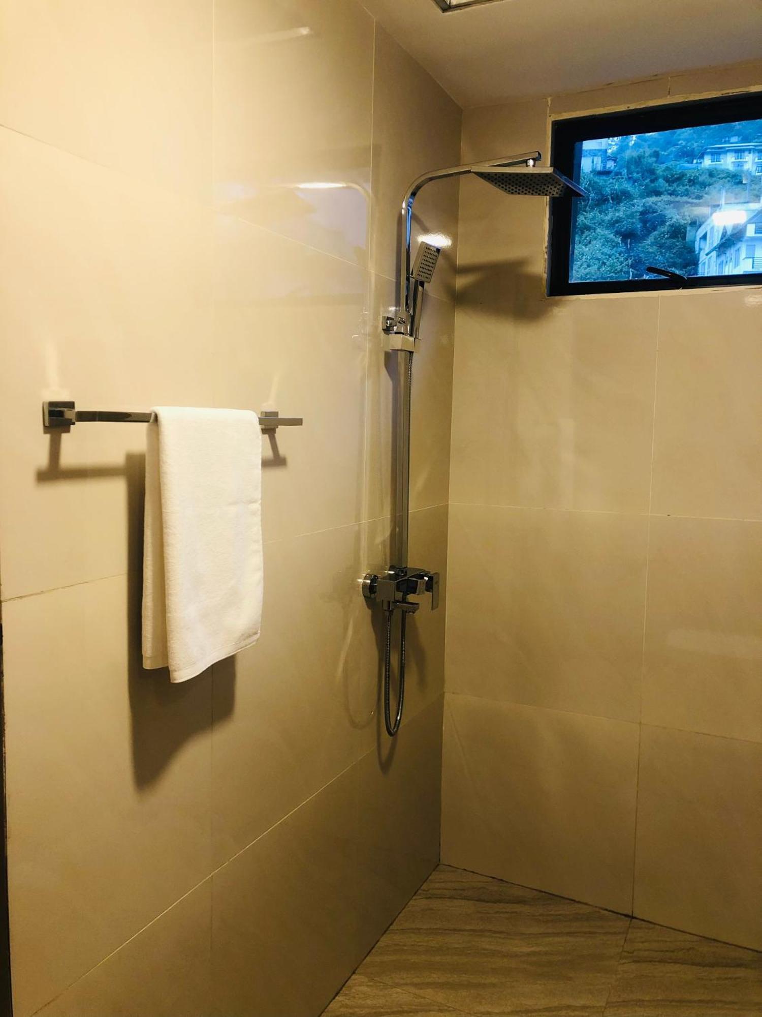 R21 Nuwara Eliya Hotel Buitenkant foto
