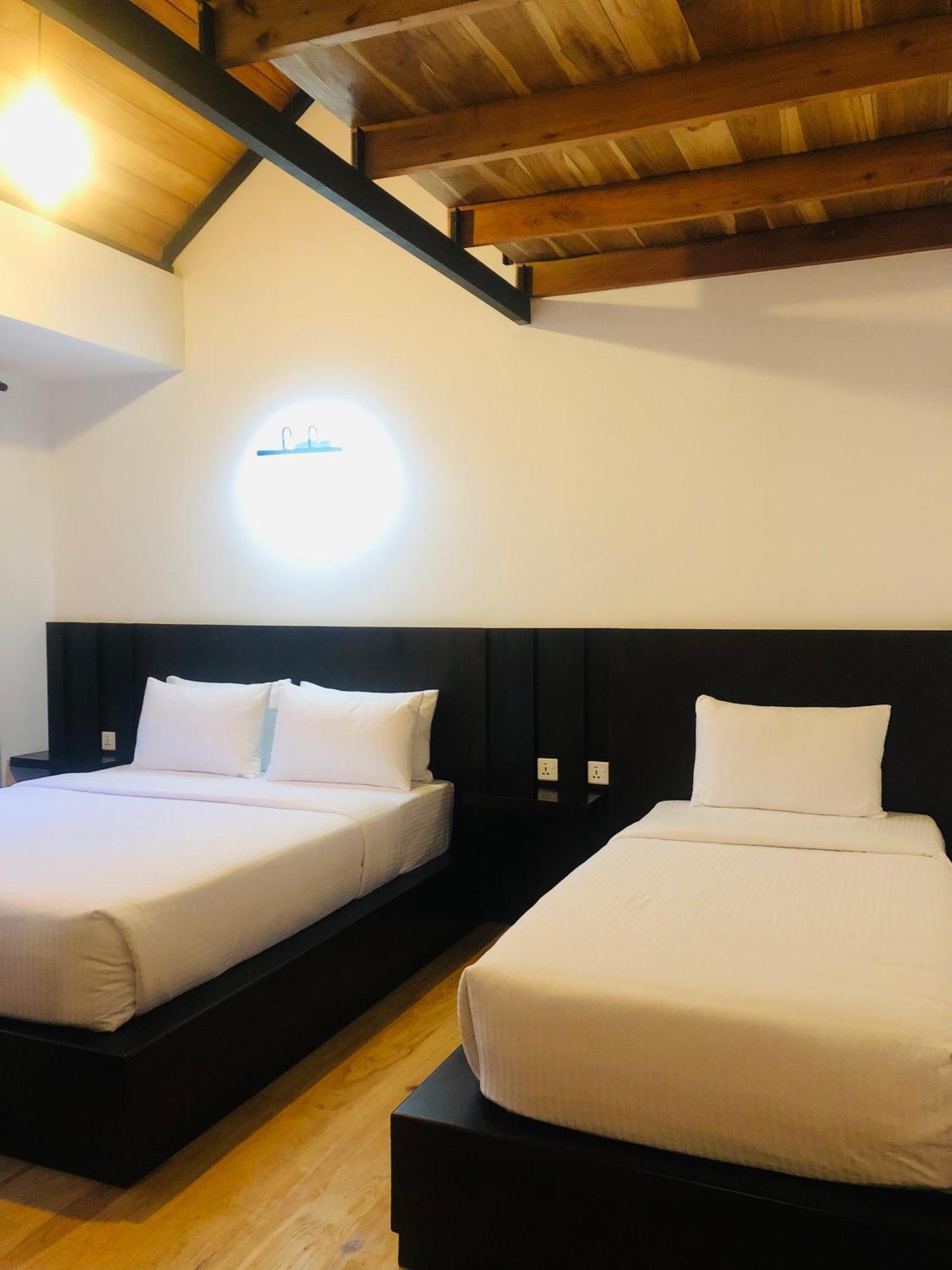 R21 Nuwara Eliya Hotel Buitenkant foto