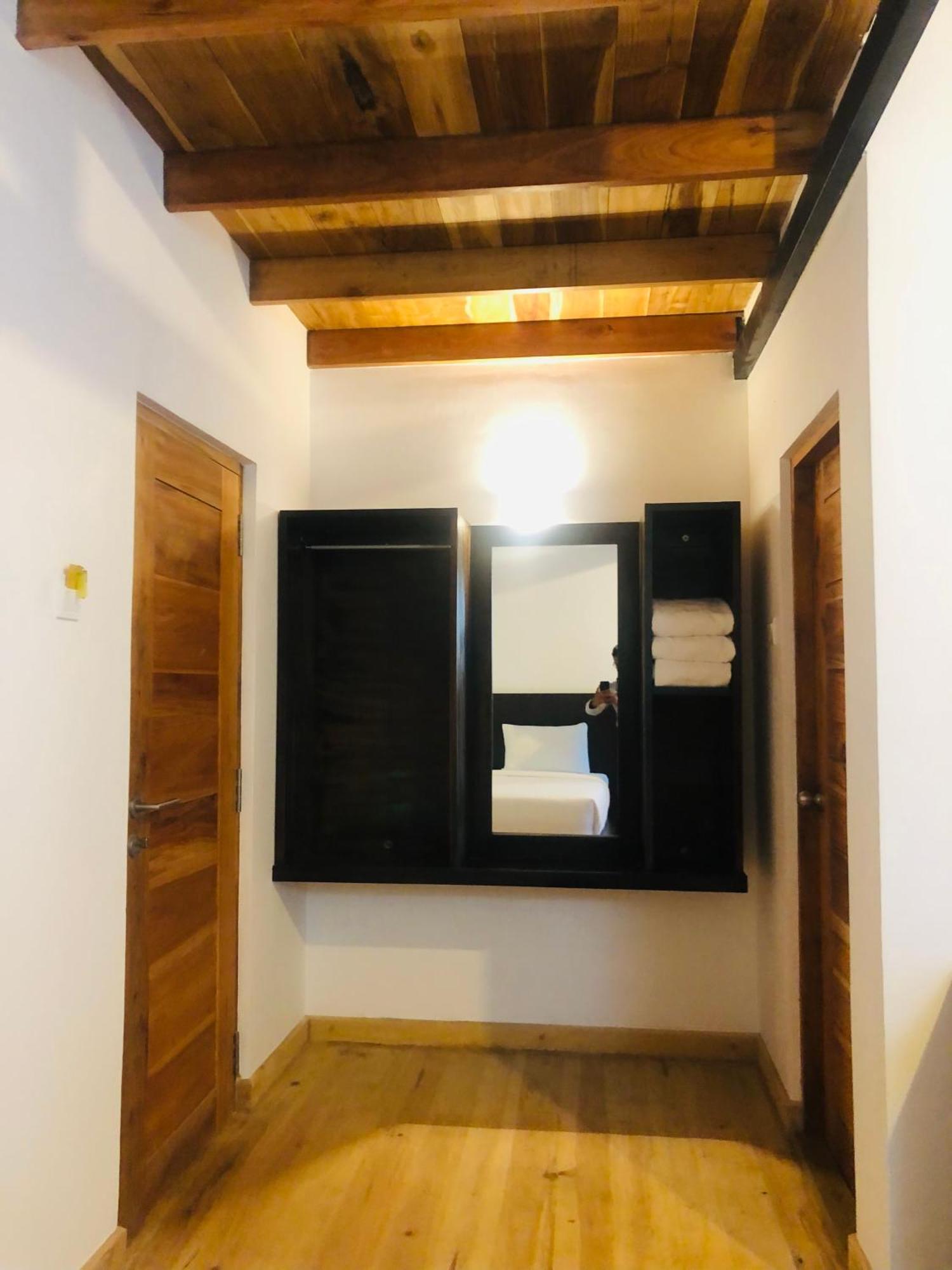 R21 Nuwara Eliya Hotel Buitenkant foto