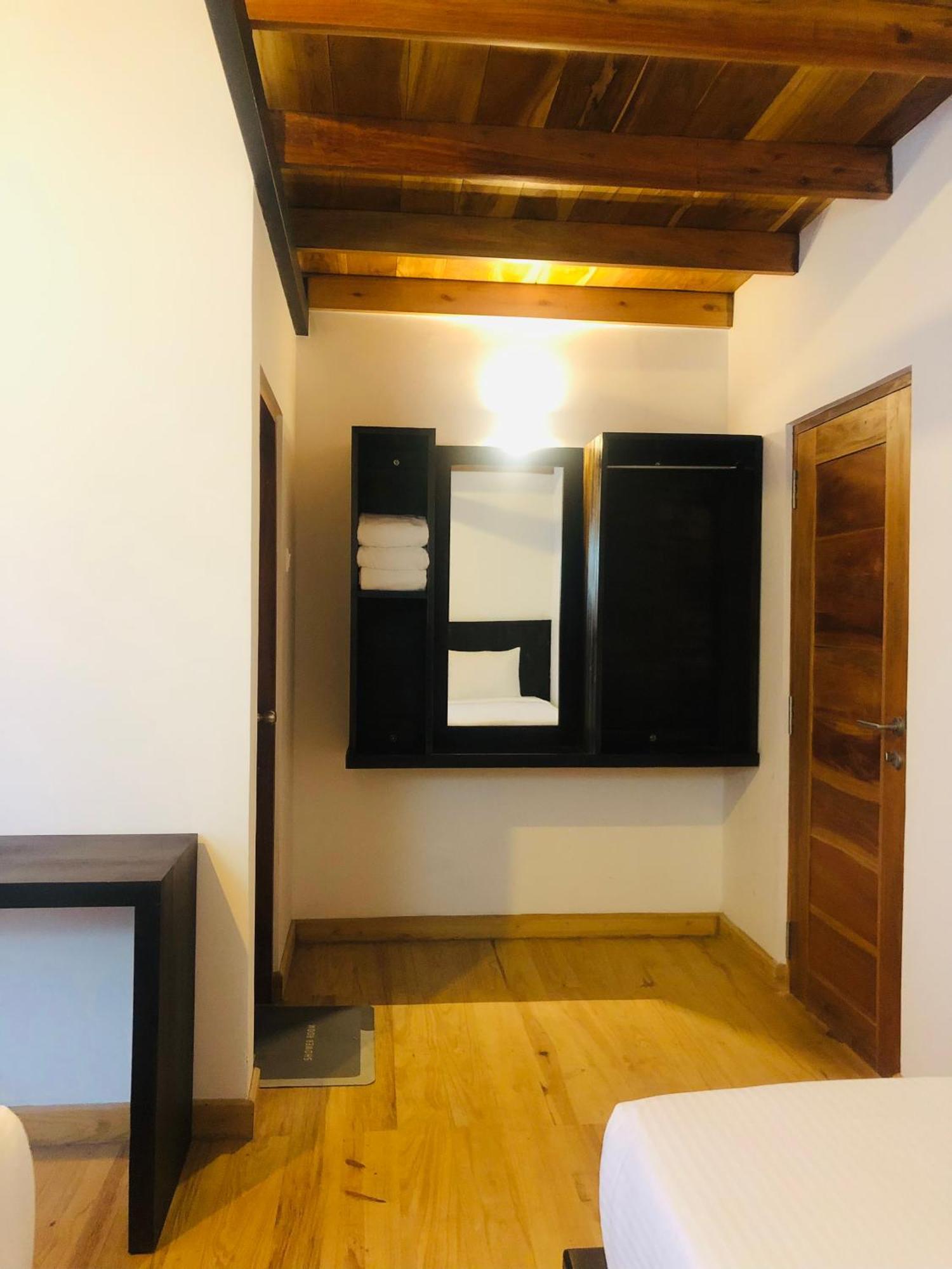 R21 Nuwara Eliya Hotel Buitenkant foto