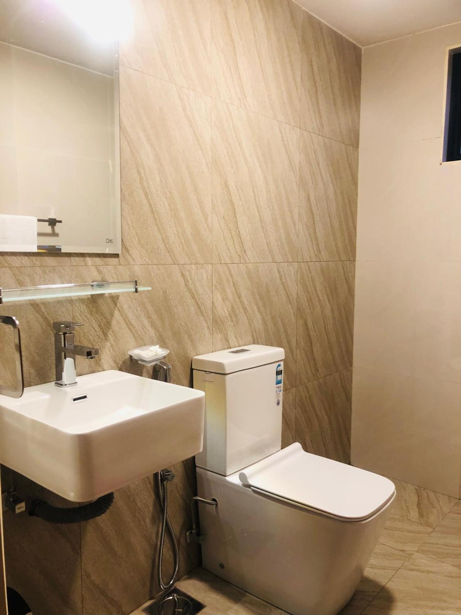 R21 Nuwara Eliya Hotel Buitenkant foto