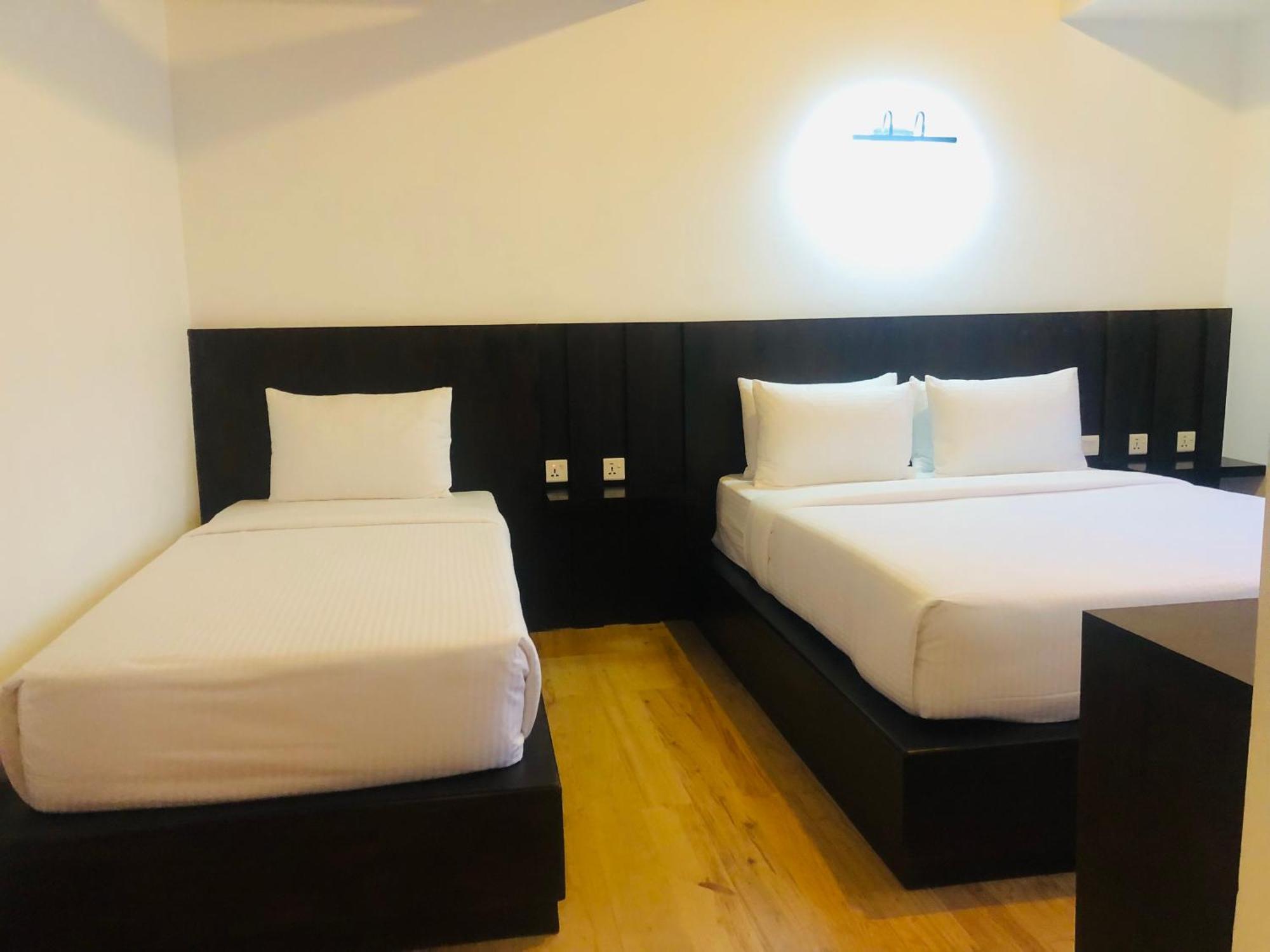 R21 Nuwara Eliya Hotel Buitenkant foto