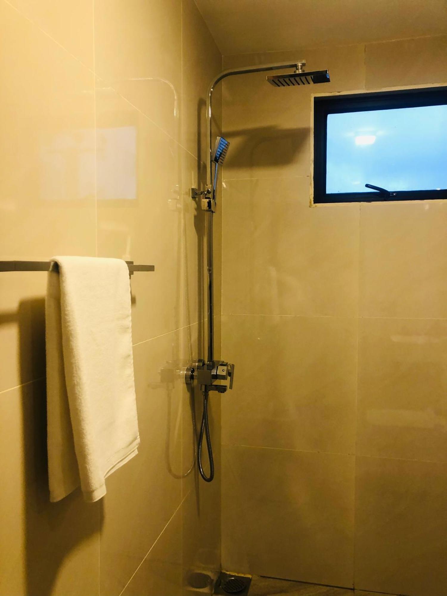 R21 Nuwara Eliya Hotel Buitenkant foto