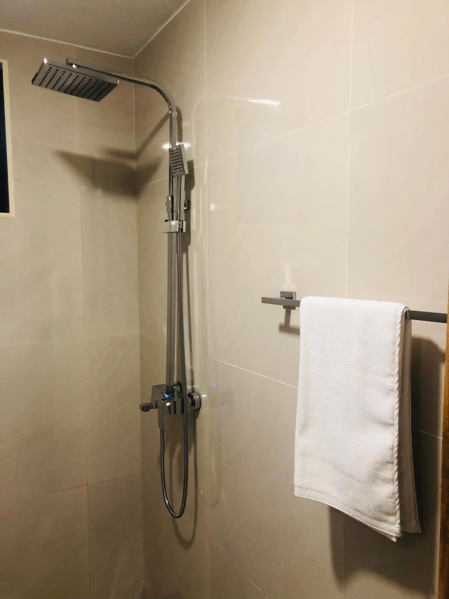 R21 Nuwara Eliya Hotel Buitenkant foto