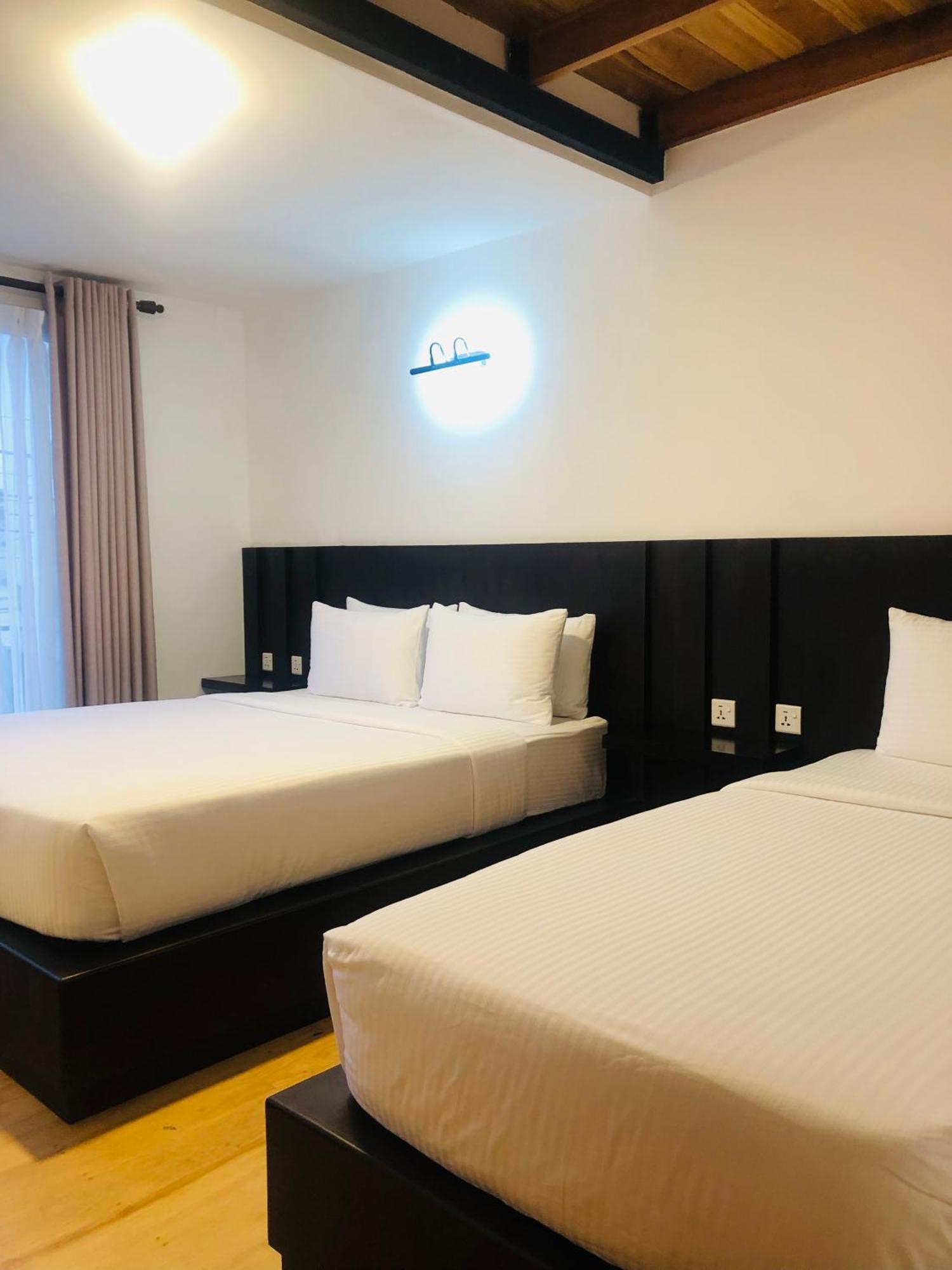 R21 Nuwara Eliya Hotel Buitenkant foto