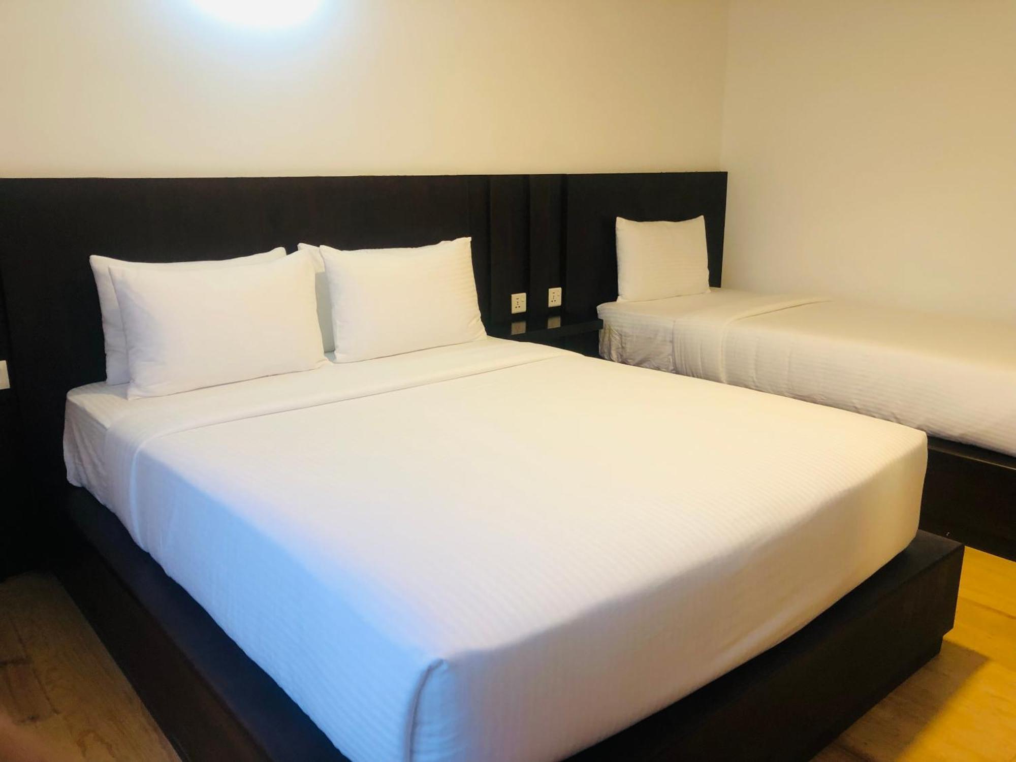 R21 Nuwara Eliya Hotel Buitenkant foto