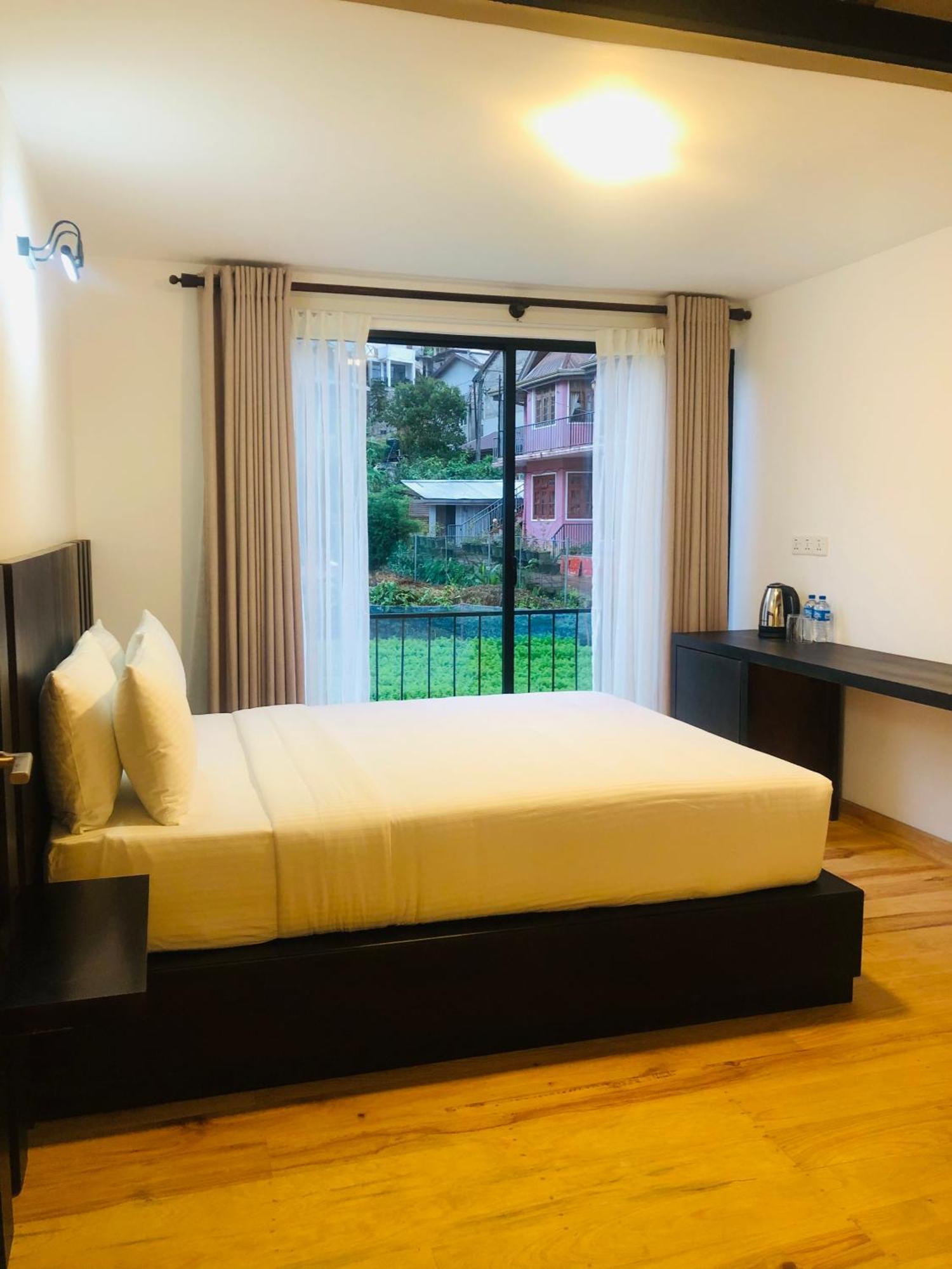 R21 Nuwara Eliya Hotel Buitenkant foto