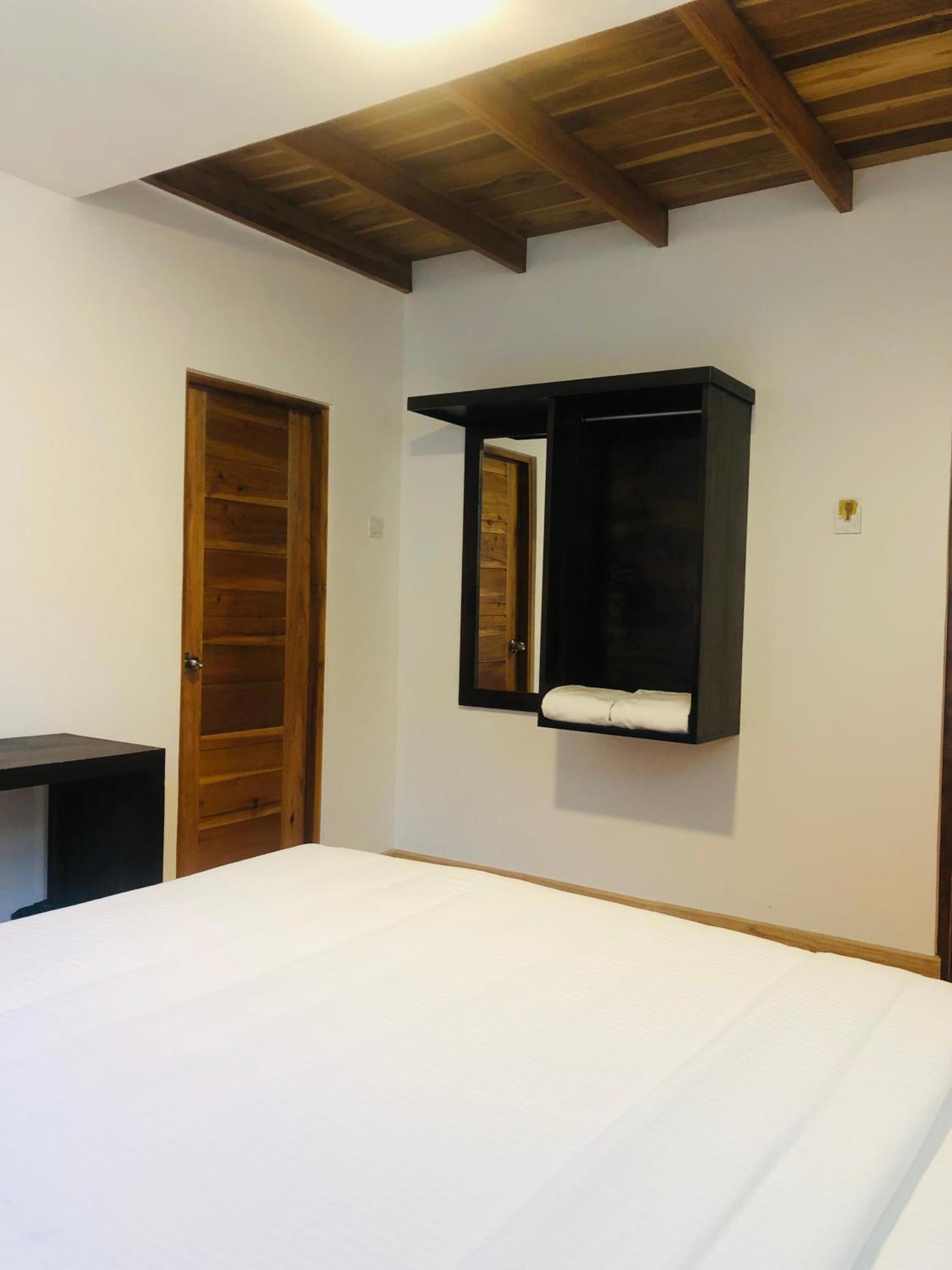R21 Nuwara Eliya Hotel Buitenkant foto