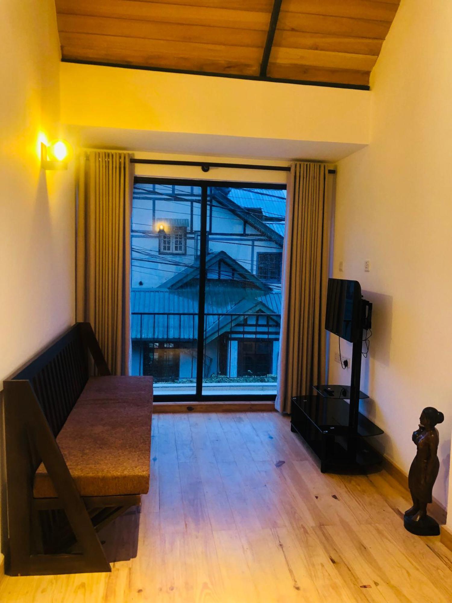 R21 Nuwara Eliya Hotel Buitenkant foto