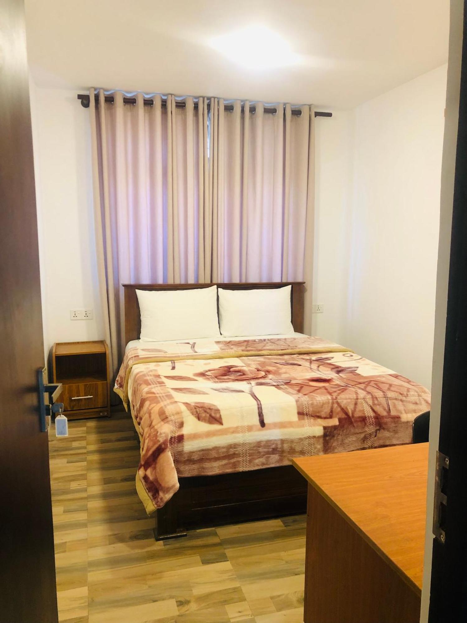 R21 Nuwara Eliya Hotel Buitenkant foto